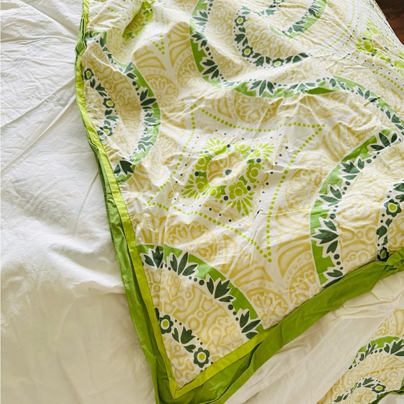 Queen size duvet cover from Anthropologie. - Picture 3 of 3